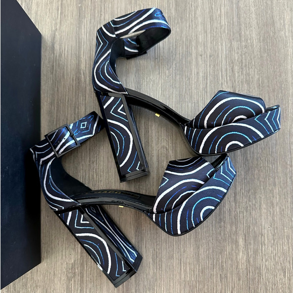 Kat Maconie Angel/Black Printed Satin Chunky High Heel Shoes like new size US 9 - Picture 1 of 16